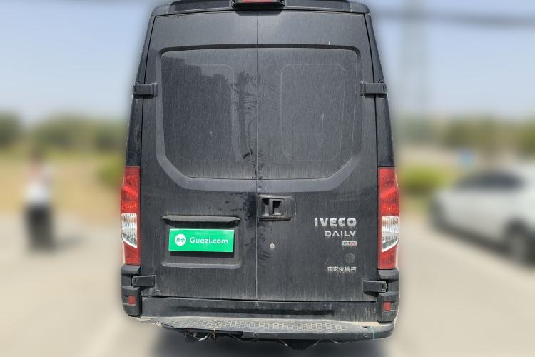 Used Iveco Eurocargo 2020 2.3T Manual Super Rui Long Wheelbase Short Overhang High Roof China VI F1A
