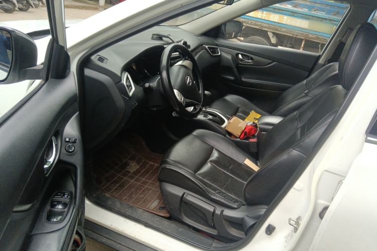 Used Nissan X-Trail 2014 2.0L CVT Comfort Edition 2WD Driver Seat