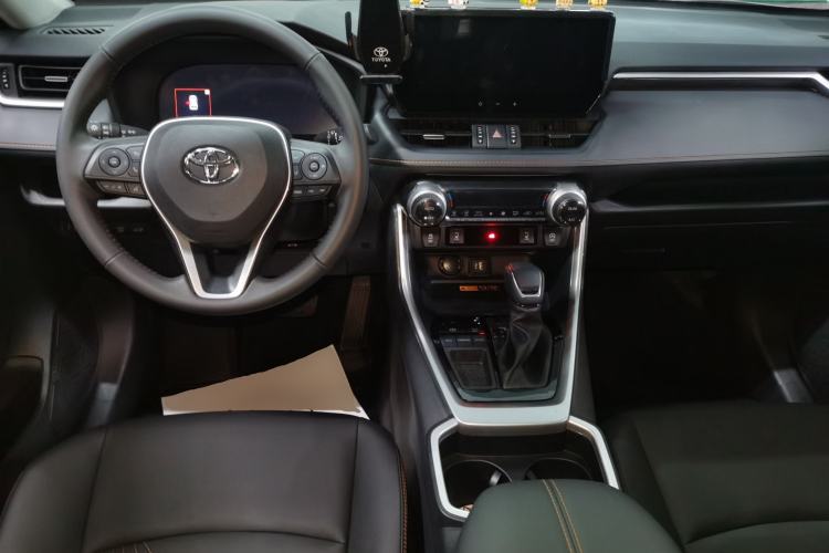 Used Toyota RAV4 2024 2.0L CVT Two-Wheel Drive Fashion Plus Edition
