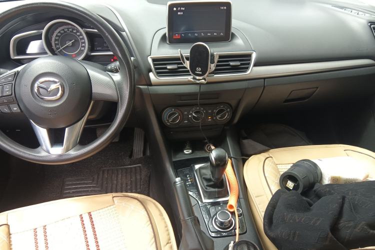 Used Mazda 3 Axela 2014 Sedan 1.5L Automatic Comfort Model Center Console