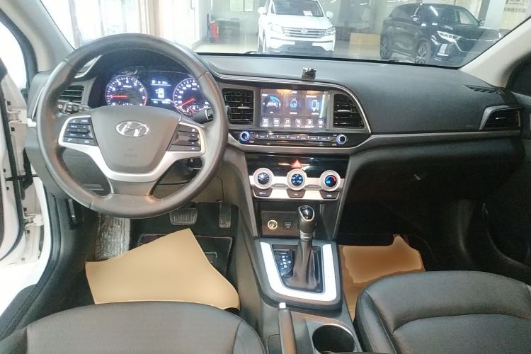 Used Hyundai Elantra (6th Generation / Lingdong) 2019 1.5L CVT ZhiXuan – Elite Version Center Console