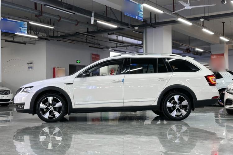 Used Skoda Octavia 2018 Station Wagon TSI280 DSG Luxury Edition
