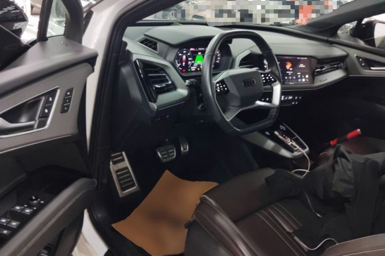 Used Audi Q5 e-tron 2023 40 e-tron Shining Edition Mecha Kit Driver Seat