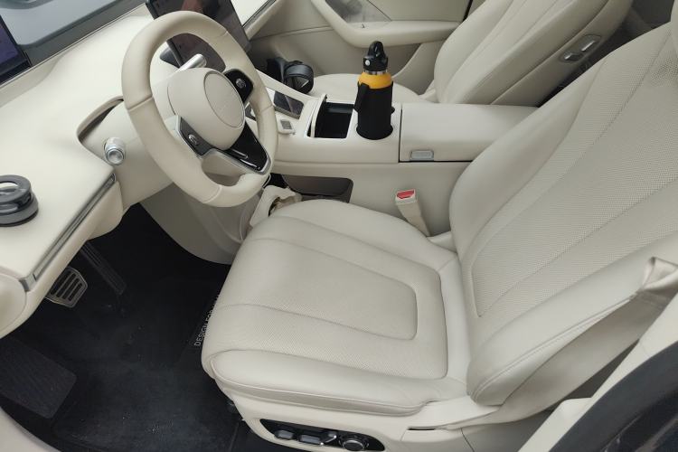 Used Hima Luxeed R7 2024 All-Electric 802 km Max Left Front Seat