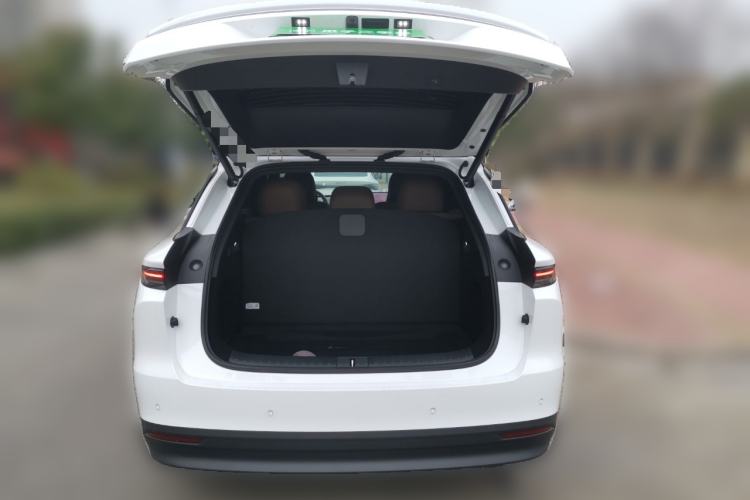 Used Li Auto Li Auto i6 2025 Model Four-Wheel-Drive Standard Type
