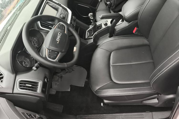 Used JMC Yuhu 7 2020 2.0T Diesel Manual 4x4 Comfort Edition Long Wheelbase China VI Emission Standard JX4D20A6L
