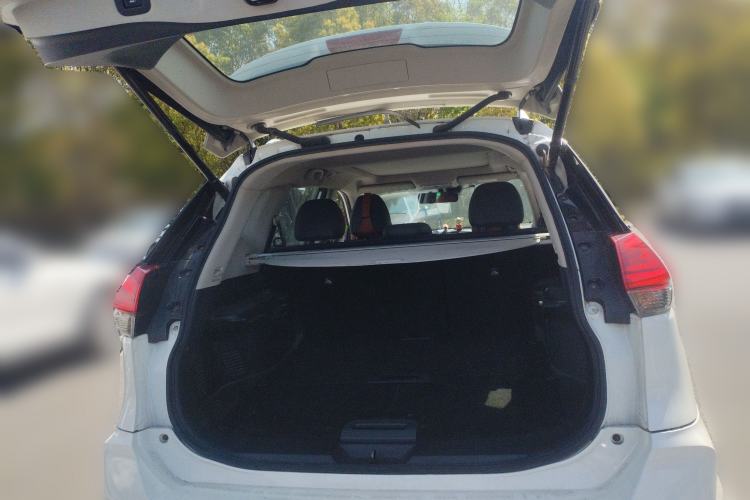 Used Nissan X-Trail 2017 2.5L CVT Luxury Edition 4WD Trunk