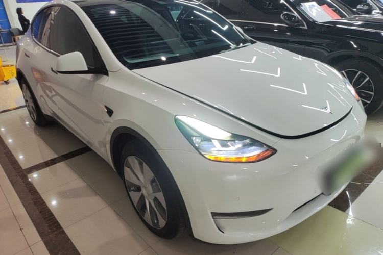 Used Tesla Model Y 2021 Standard Range Rear-Wheel Drive Version Front Right 45 Deg