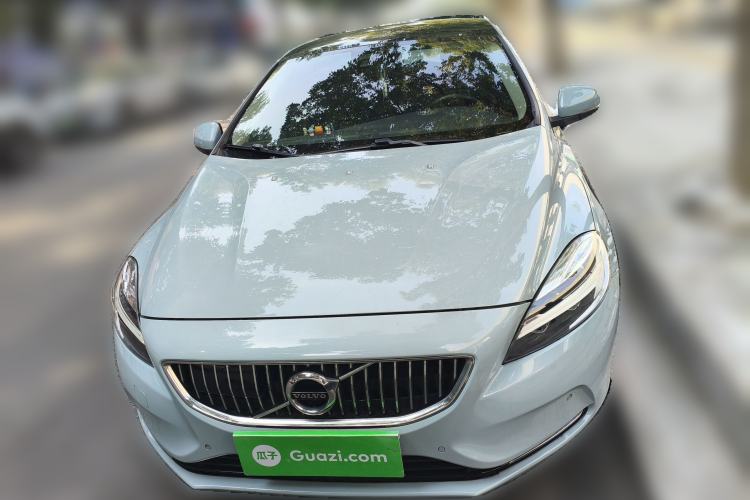 Used Volvo V40 2017 T3 Zhiya Edition
