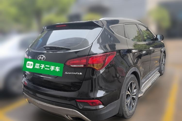 Used Hyundai Santa Fe 2017 2.0T Automatic Two-Wheel Drive Smart Version 7 Seats
