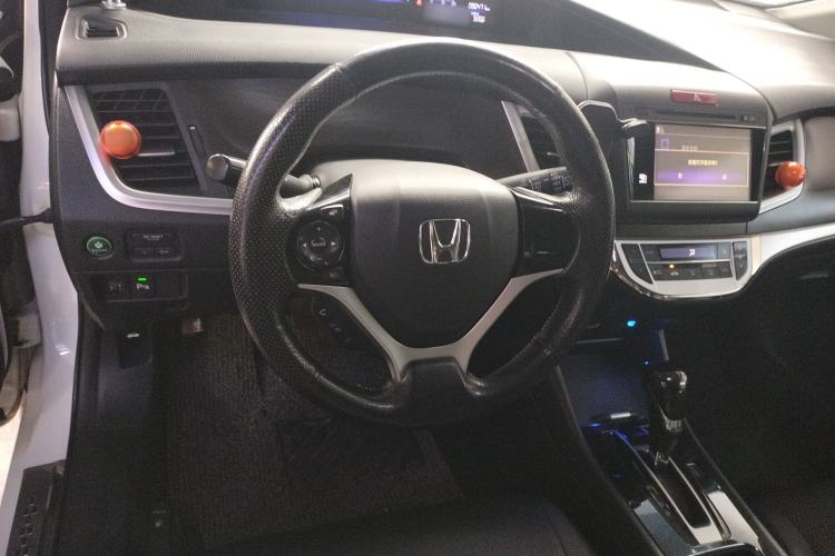 Used Honda Jade 2013 1.8L automatic Comfort version 5 seats