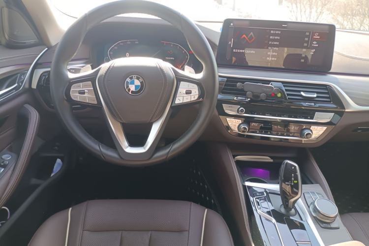 Used BMW 5 Series 2022 Updated 530Li Leading Edition Luxury Package Steering Wheel