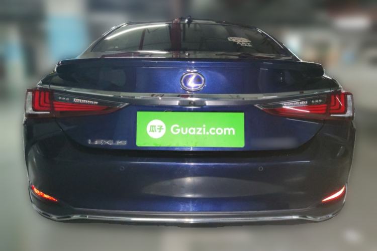 Used Lexus ES 2020 300h Premier Edition Rear