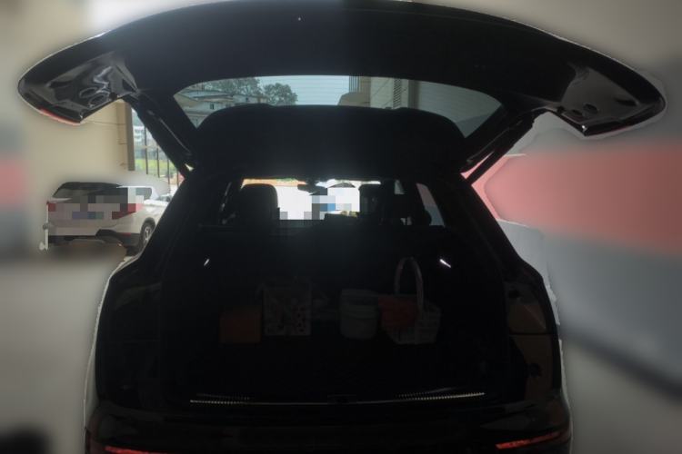 Used Audi Q5L 2025 Facelift 45th Anniversary Collector's Edition 40 TFSI Luxury Dynamic Version Trunk