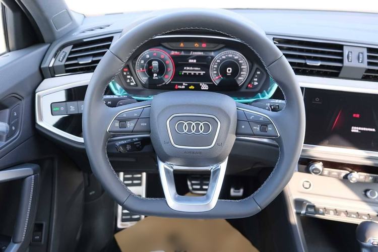 Used Audi Q3 2025 quattro 45th Anniversary Edition 40TFSI Fashionable and Dynamic Model Interior 3