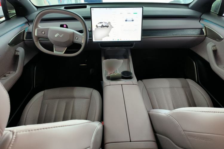 Used ONVO L60 2024 60 kWh Rear-Drive Version Center Console