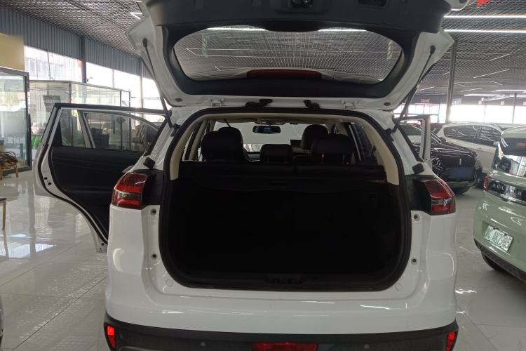 Used Geely Auto Emgrand X7 Sport 2018 1.8TD Automatic Two-Wheel Drive Zhiya Model Trunk