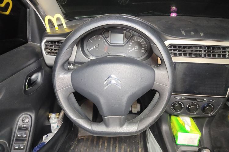 Used Citroen Elysee 2015 Zhishang Edition 1.6L Manual Fashion Model
