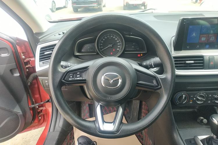Used Mazda 3 Axela 2019 Cloud-Controlled Version Sedan 1.5L Automatic Comfort Trim China VI Standard Steering Wheel