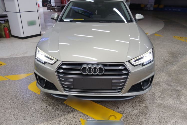 Used Audi A4L 2019 40 TFSI Fashion Edition China VI Emission Standard