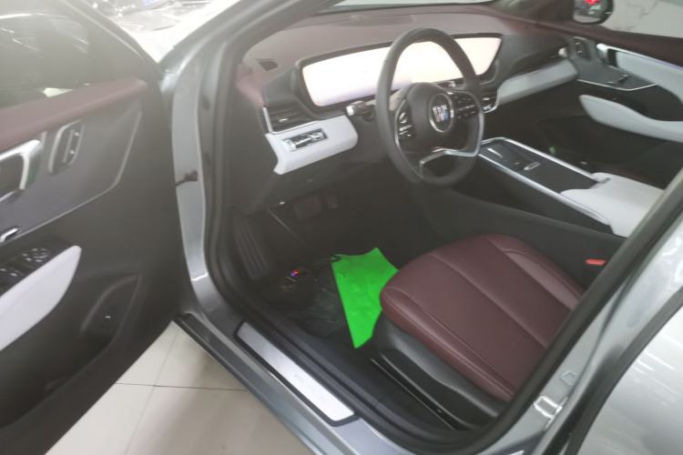 Used Buick LaCrosse 2025 28T Platinum Edition
