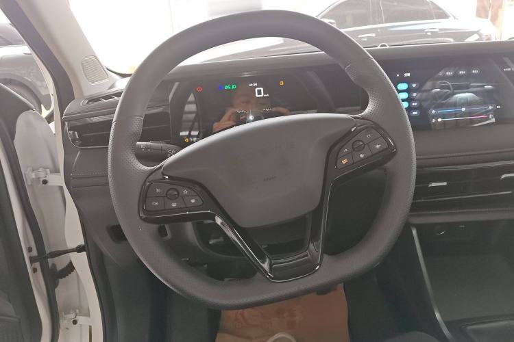 Used Roewe i5 2023 1.5L Manual Comfort Edition