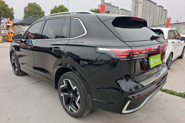 Used Volkswagen Tiguan L 2025 PRO 380TSI Two-Wheel-Drive R-Line Smart Edition Exterior 2