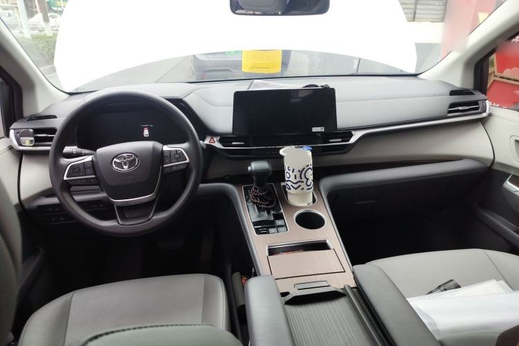 Used Toyota Granvia 2024 2.5L Hybrid Comfort Edition