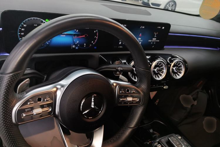 Used Mercedes-Benz A-Class 2022 Revised Version A 200 L Sport Sedan Fashionable Style
