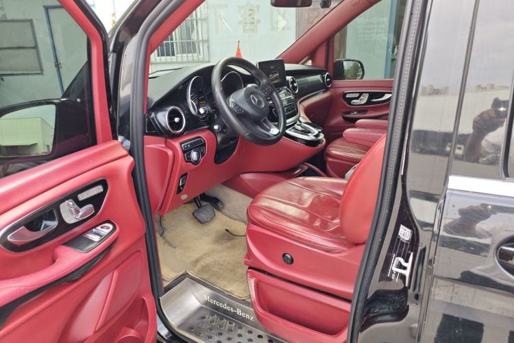 Used Mercedes-Benz V-Class 
