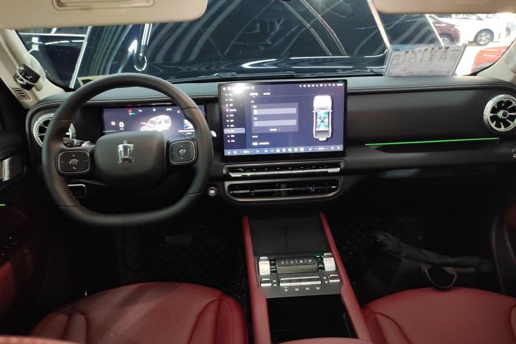 Used Tank 300 2025 2.0T Conqueror
