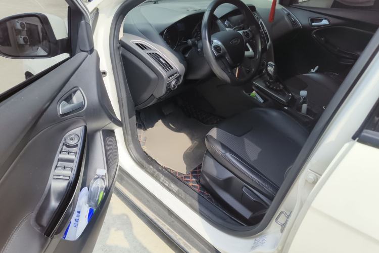 Used Ford Focus 2012 Sedan 1.6L Automatic Fashion Edition