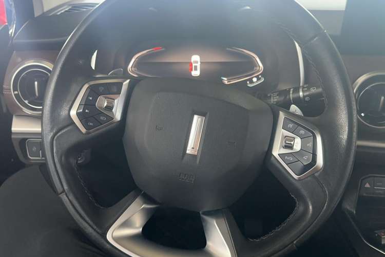 Used Wey VV6 2020 2.0T Two-Wheel Drive Smart Protection+