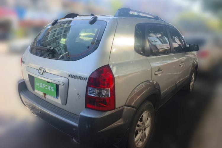 Used Hyundai Tucson 2009 2.0L Automatic Two-Wheel Drive with Sunroof Rear Right 45 Deg