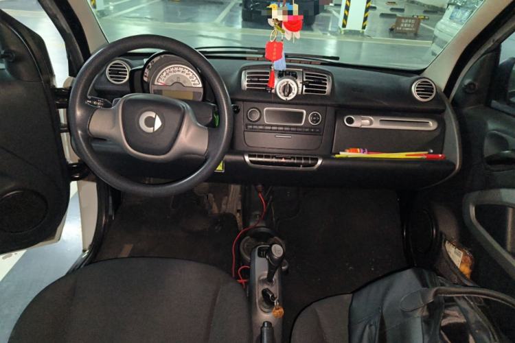 Used smart fortwo 2011 1.0 MHD Hardtop Standard Edition Center Console