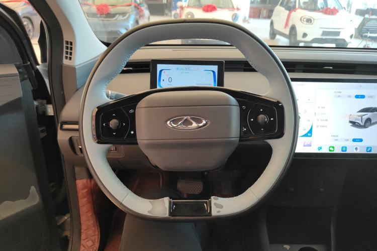Used Chery New Energy Boundless Pro 2022 301km LingShou Edition Lithium Iron Phosphate Steering Wheel