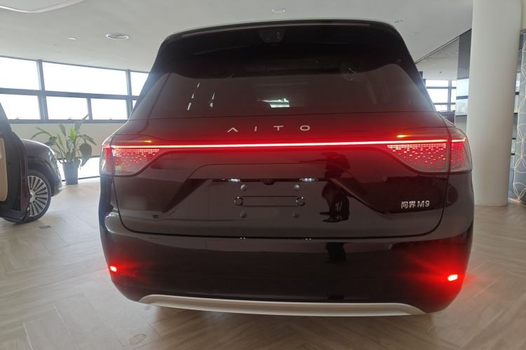 Used Hima AITO M9 2025 Extended-Range Ultra Version 52 kWh 6-Seater Rear