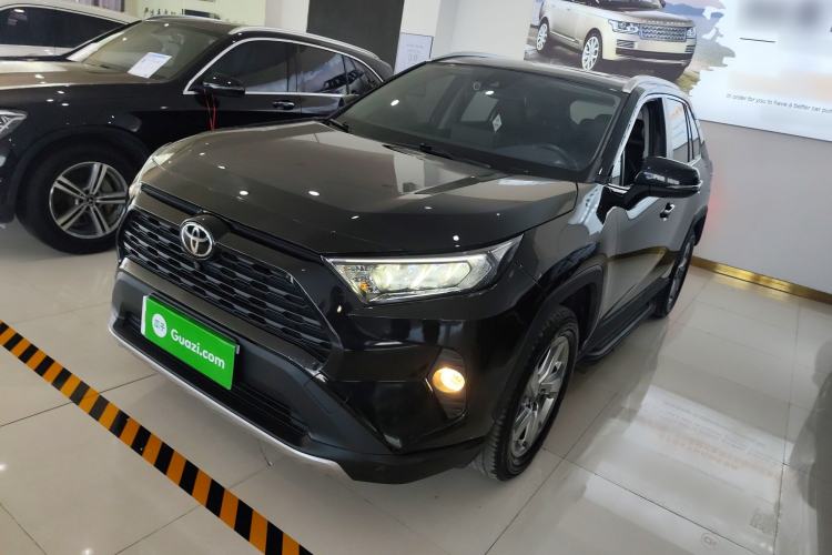 Used Toyota RAV4 2022 2.0L CVT Two-Wheel Drive Fashion Edition