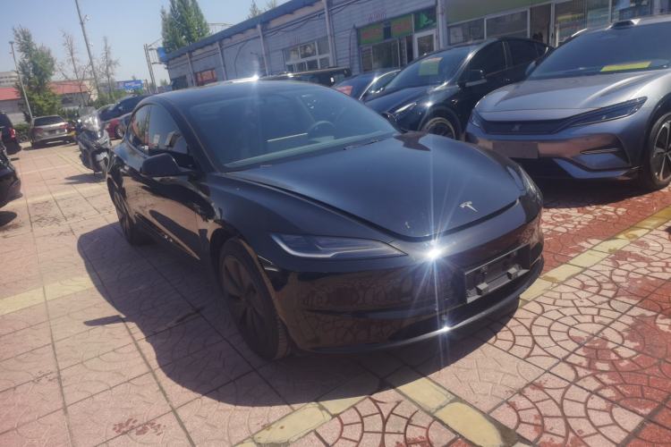 Used Tesla Model 3 2023 Long-Range All-Wheel-Drive Version
