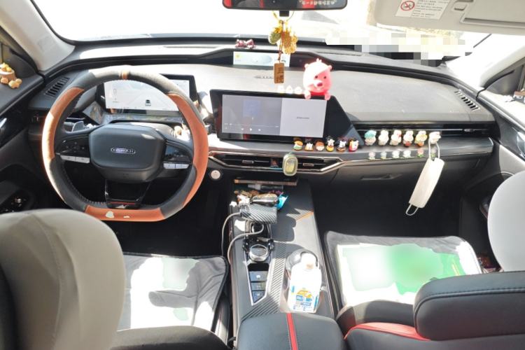 Used CHANGAN OSHAN Z6 2022 Blue Whale 1.5T DCT Smart Edition Center Console