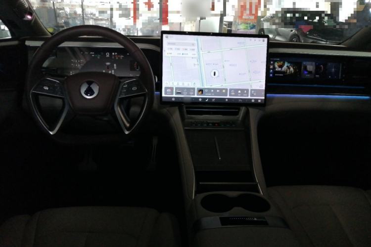 Used Denza Z9 2024 1100 km Four-Wheel Drive Max Version Center Console