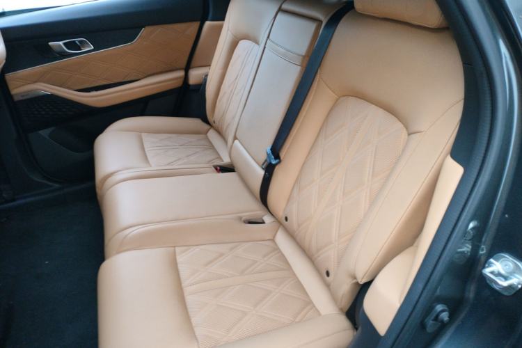 Used Changan UNI-K 2023 2.0T Two-Wheel Drive Enjoyment Version
