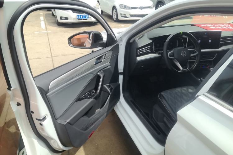 Used Volkswagen Sagitar 2023 280TSI DSG Excellence Edition Driver Seat