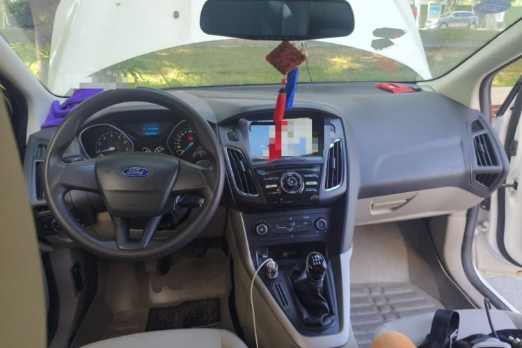 Used Ford Focus 2015 Sedan 1.6L Manual Comfort Model
