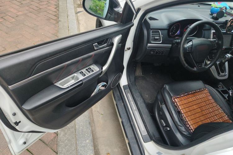 Used Haval H6 2015 Sport Edition 1.5T Automatic Two-Wheel Drive Luxury Model Driver Seat