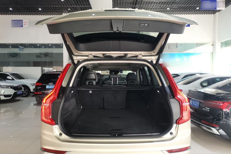 Used Volvo XC90 2015 T6 Luxury Edition 5-seater Trunk