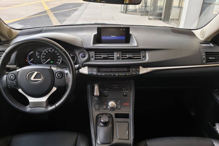 Used Lexus CT 2017 CT200h Comfort Edition Monochrome China VI
