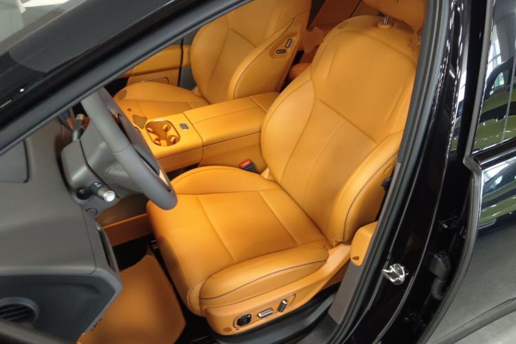 Used Li Auto i6 2025 Model Two-Wheel-Drive Standard Type
