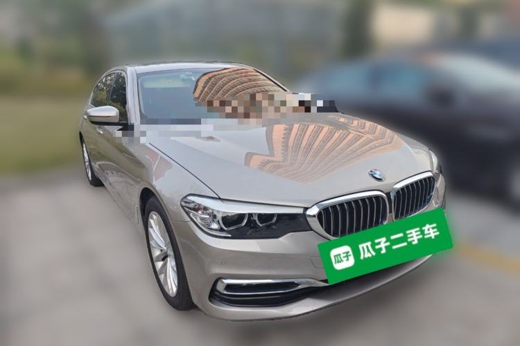 Used BMW 5 Series 2019 530Li Leading Model Luxury Package Front Right 45 Deg