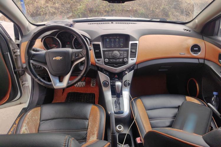 Used Chevrolet Cruze 2013 Hatchback 1.6L Automatic Luxury Model
